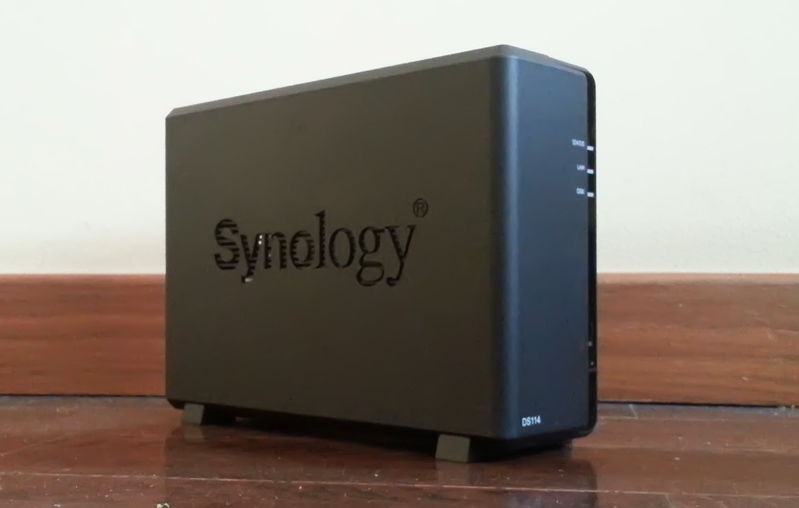 Synology DS114 - внешний вид.