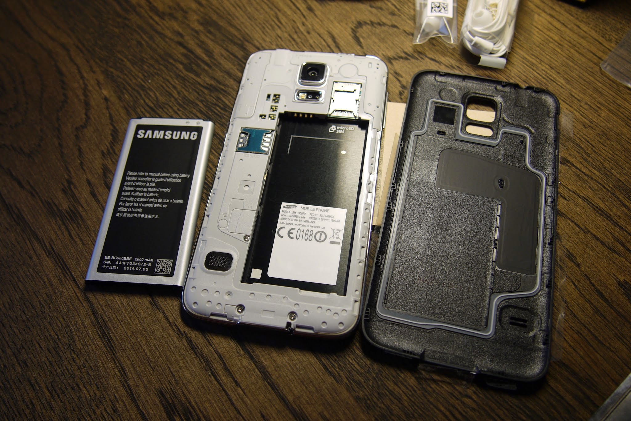 Samsung Galaxy S5 Duos. Без батареи.