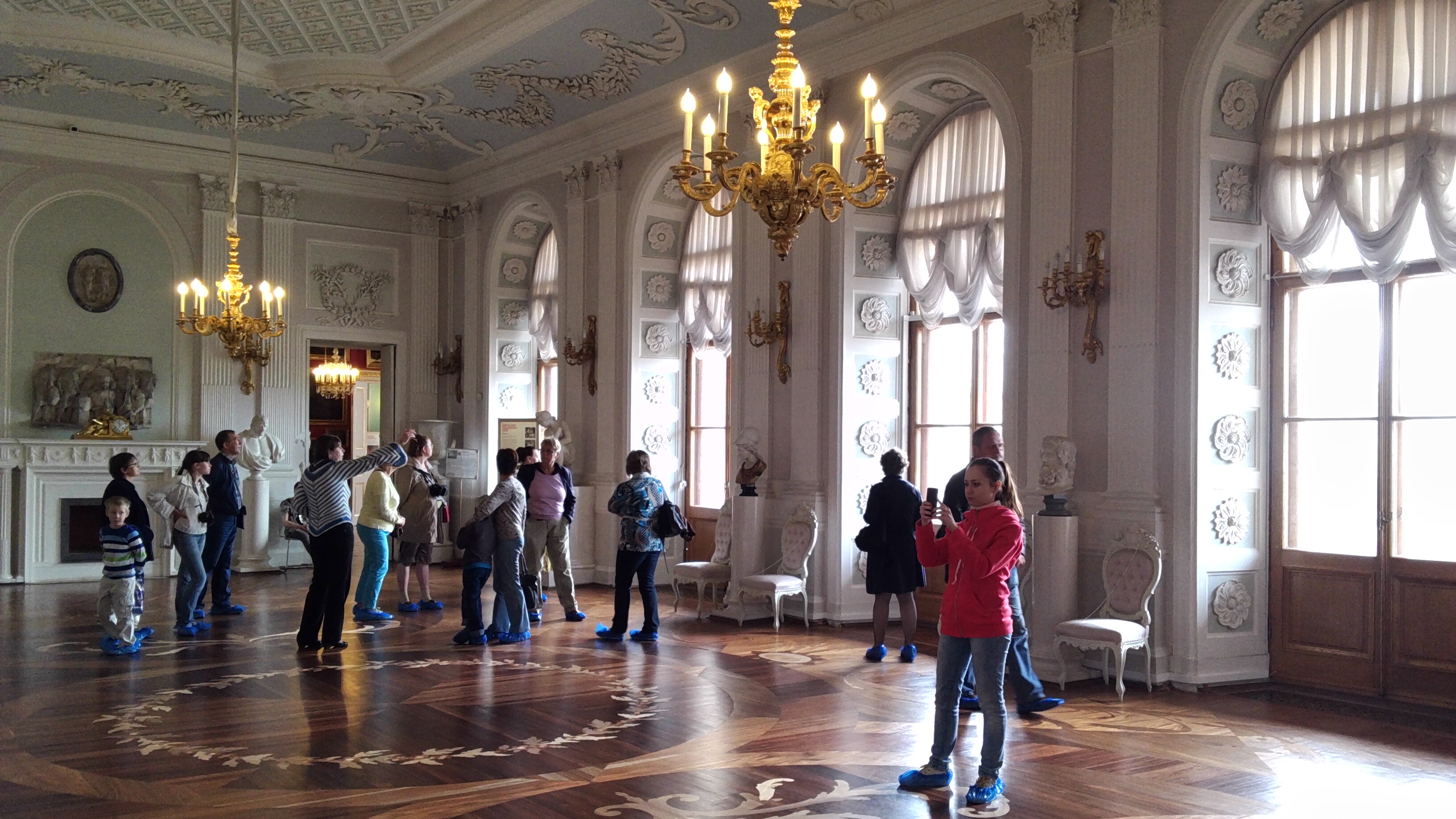 Внутри одного из залов Гатчинского дворца. Снято на InFocus M2.