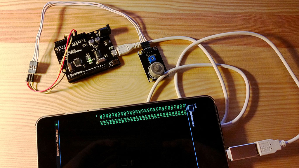 Дишманский пульт мониторинга CO из платы Arduino, датчика MQ7 и планшета.